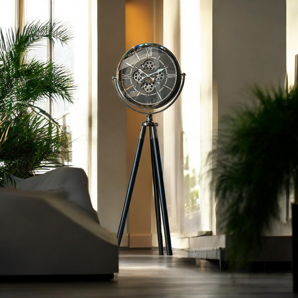 Tripodklocka Med Svart Metallhjul – Antracitfärgade Träben (150 × 45 cm)