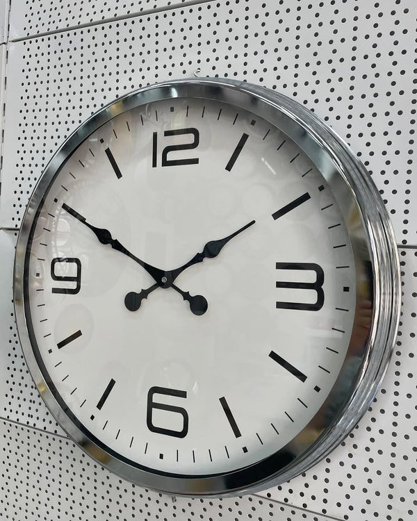 Modern Väggklocka i Krommetall (60 cm)