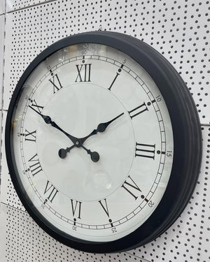 Väggklocka i Svart Metall med Romerska Siffror (60 cm)