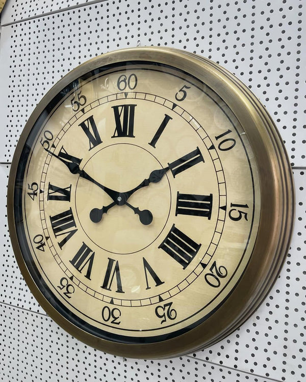 Dekorativ Väggklocka i Metall med Antik Finish (60 cm)