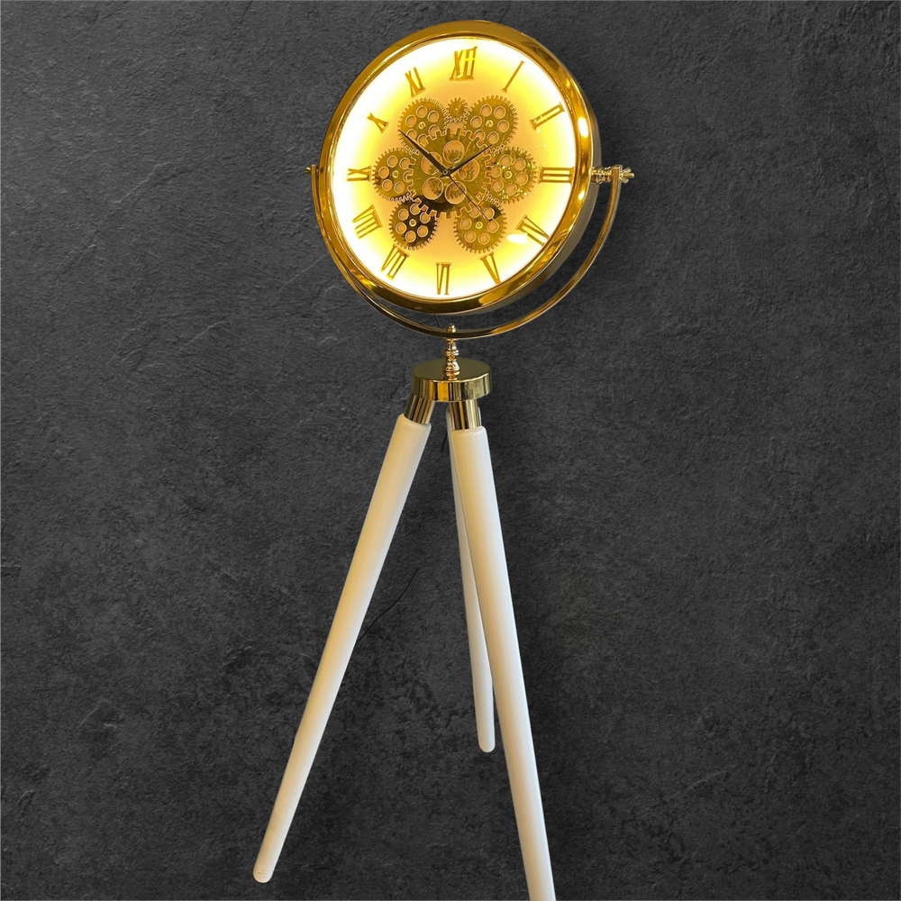 LED-belyst tripodklocka med guldfärgat metallhjul – vita träben (150 × 45 cm)