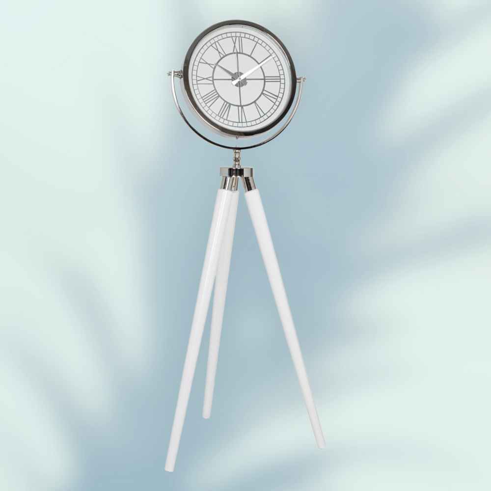 Tripodklocka med silverfärgat metallhjul – vita träben (150 × 45 cm)