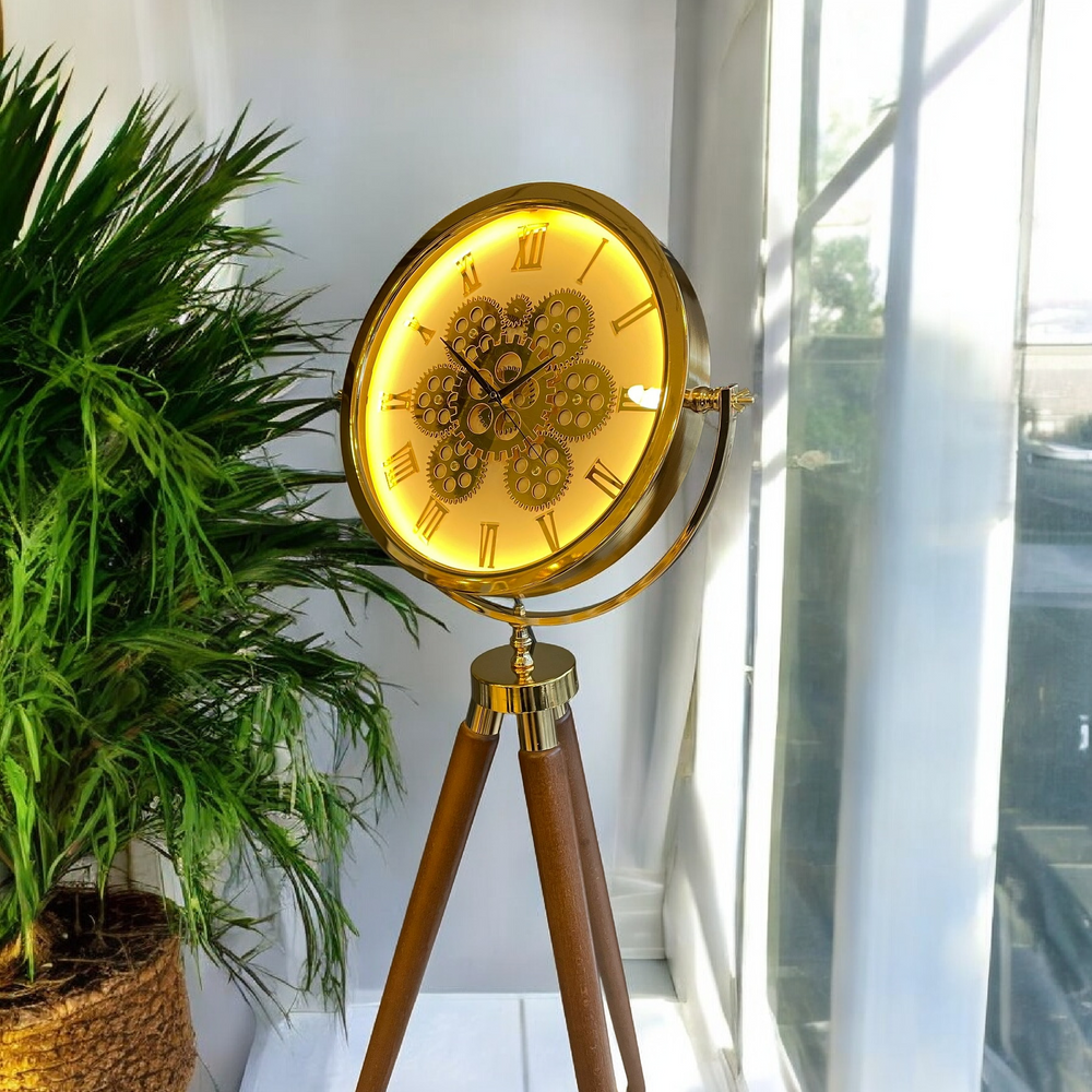 LED-belyst tripodklocka med guldfärgat metallhjul – bruna träben (150 × 45 cm)